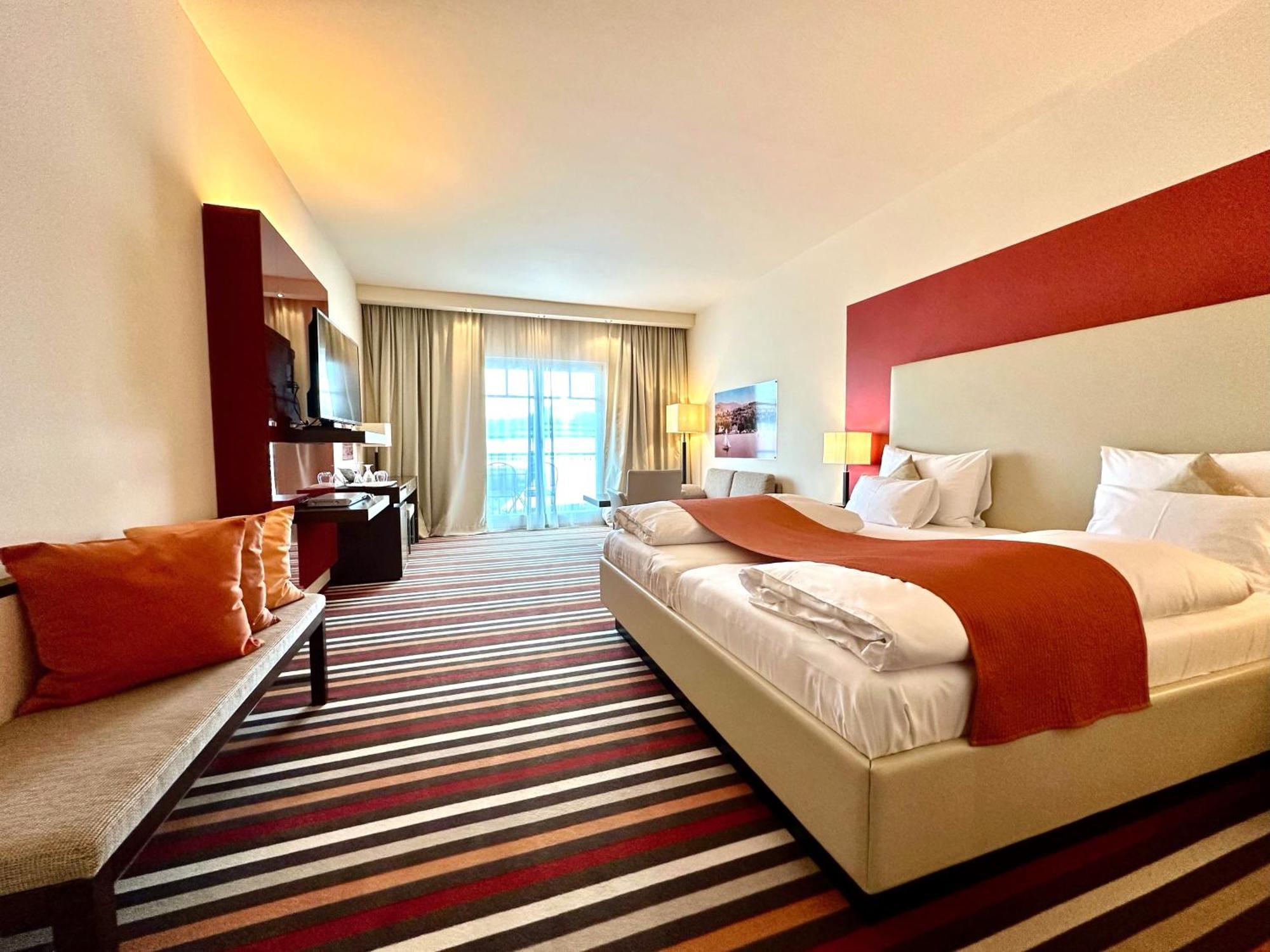 Casinohotel Velden Velden am Wörthersee Екстериор снимка